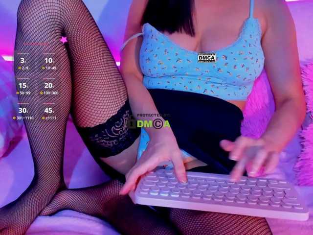 -roxy-a live cam on BongaCams