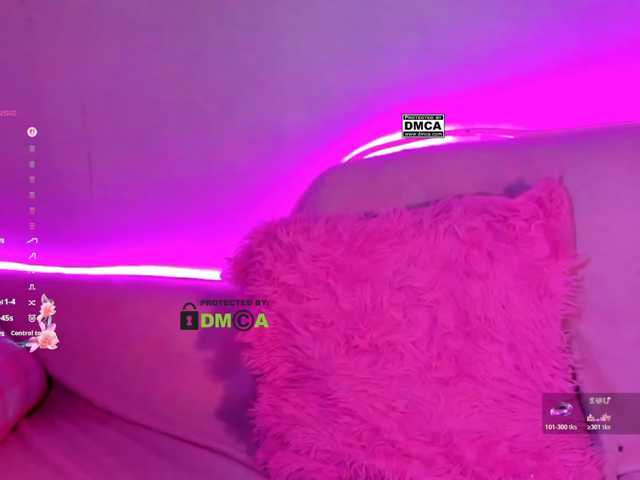 -roxy-a live cam on BongaCams