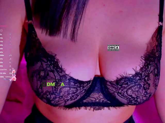 -roxy-a live cam on BongaCams