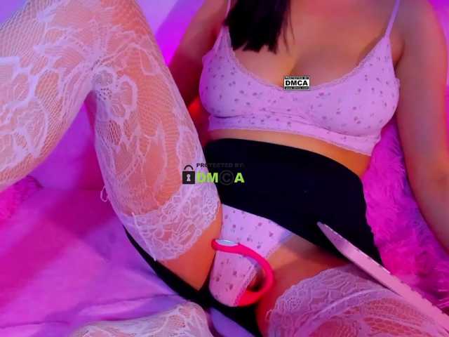 -roxy-a live cam on BongaCams