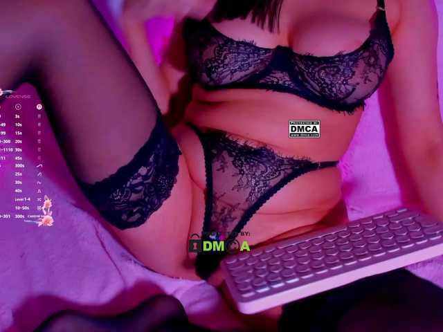 -roxy-a live cam on BongaCams