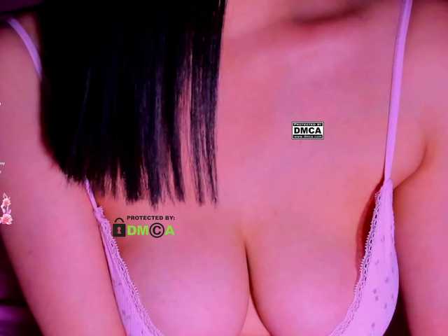 -roxy-a live cam on BongaCams