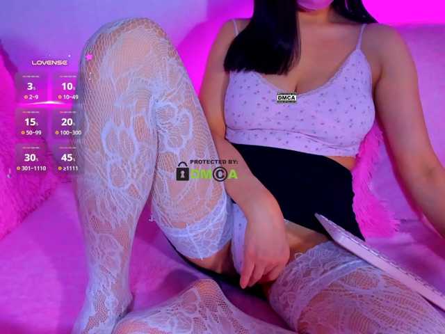 -roxy-a live cam on BongaCams