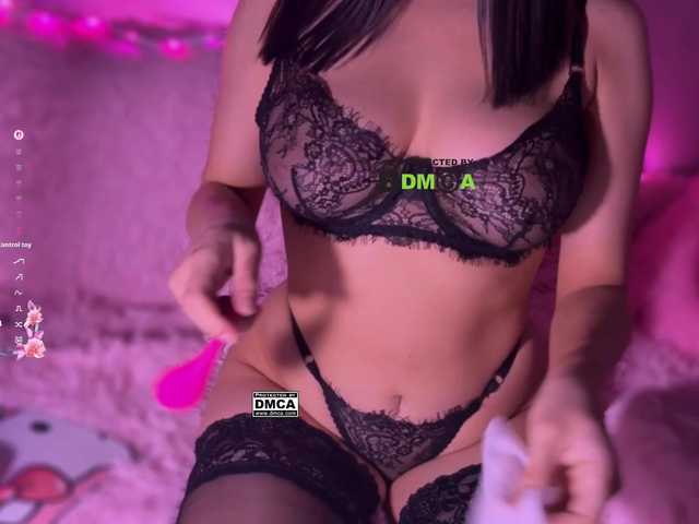 -roxy-a live cam on BongaCams