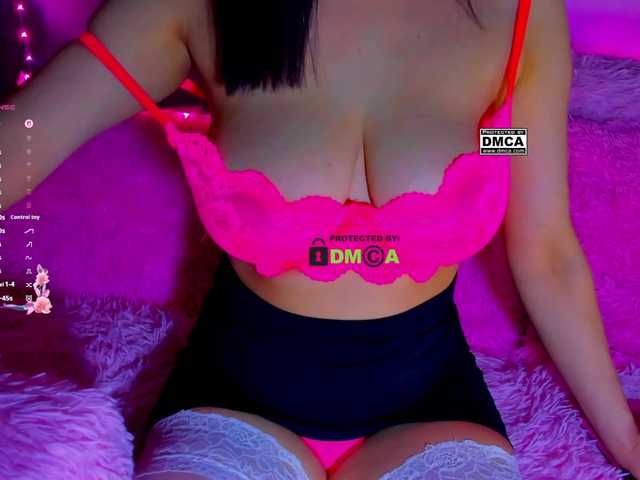 -roxy-a live cam on BongaCams