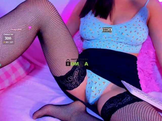 -roxy-a live cam on BongaCams