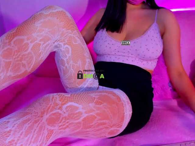 -roxy-a live cam on BongaCams