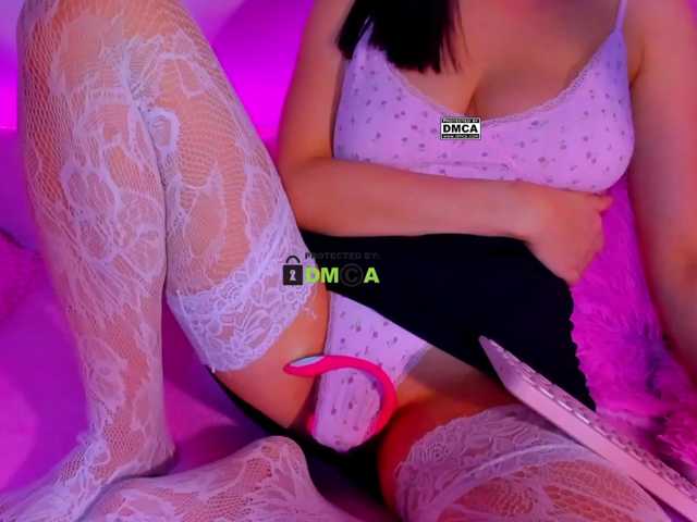 -roxy-a live cam on BongaCams