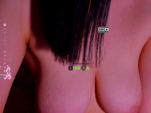 -roxy-a live cam on BongaCams