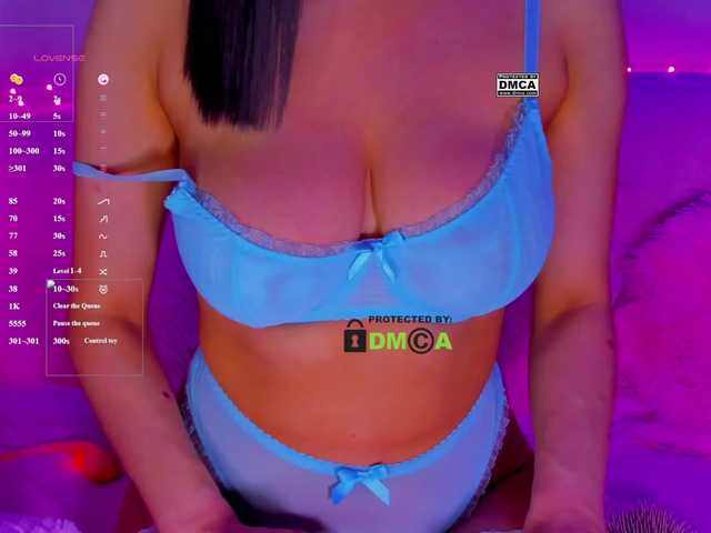 -roxy-a live cam on BongaCams