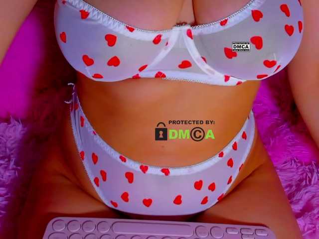-roxy-a live cam on BongaCams