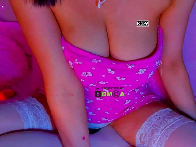-roxy-a live cam on BongaCams