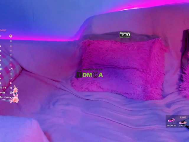 -roxy-a live cam on BongaCams