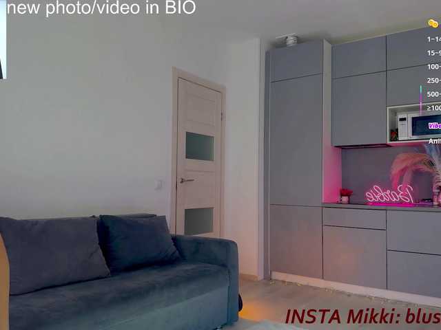 BlushMikki live cam on BongaCams