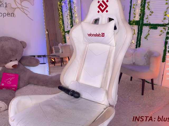 BlushMikki live cam on BongaCams