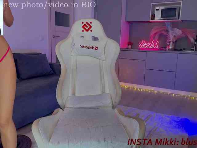 BlushMikki webcam