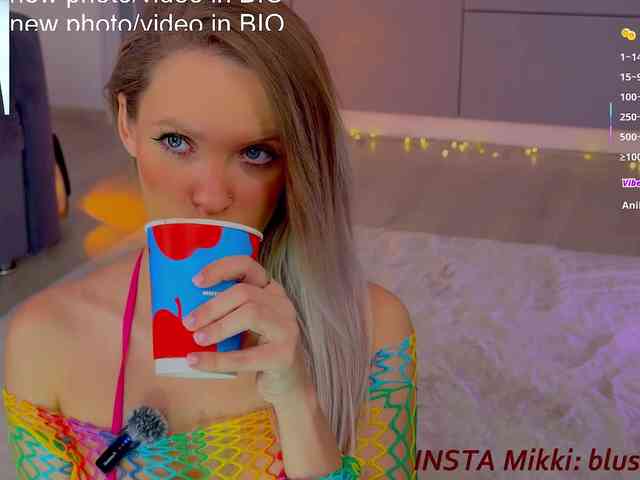 BlushMikki webcam