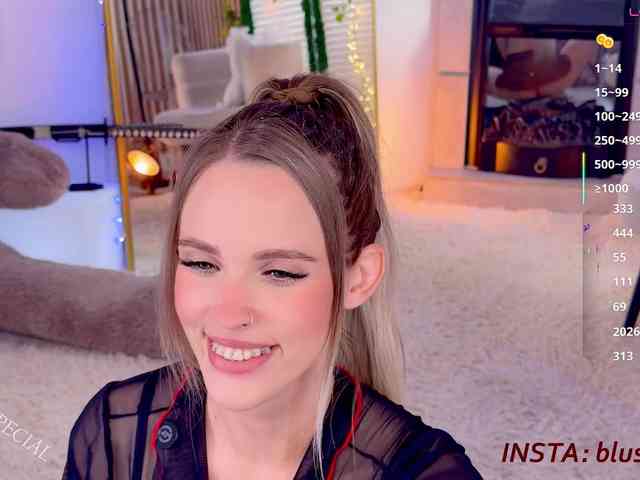 BlushMikki webcam