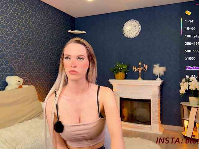 BlushMikki webcam