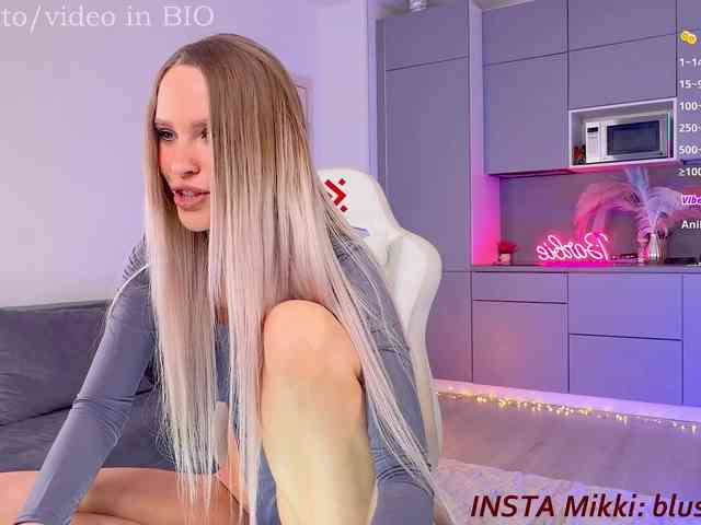 BlushMikki webcam