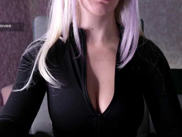 Avr0ria live cam on BongaCams