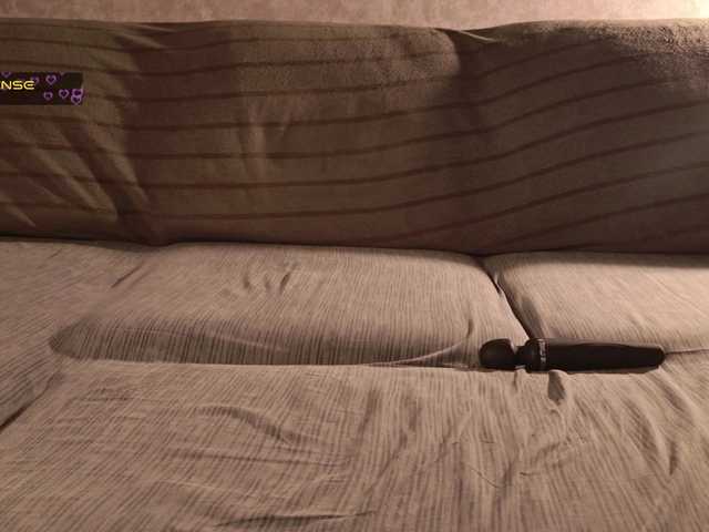 Avr0ria's BongaCams show and profile