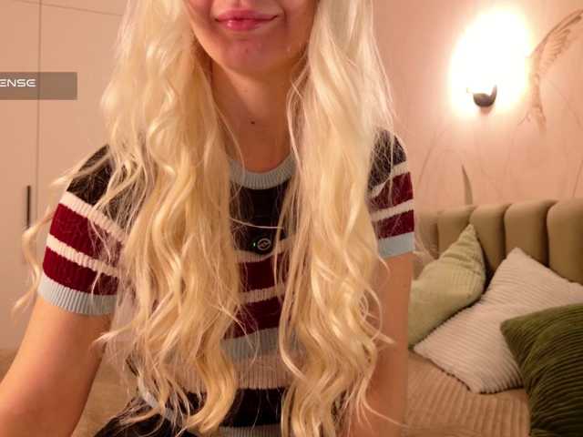 Avr0ria live cam on BongaCams