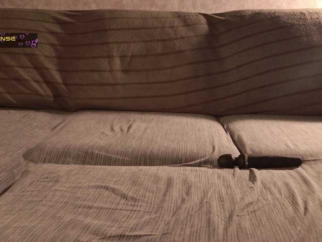 Avr0ria's BongaCams show and profile