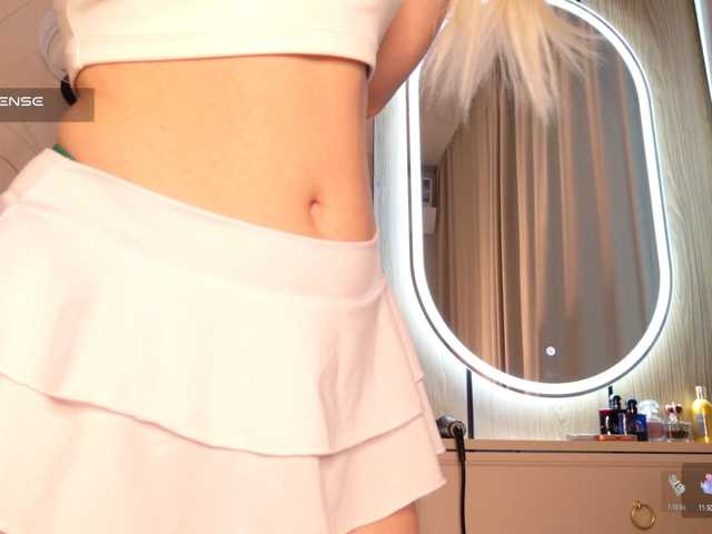 Avr0ria live cam on BongaCams