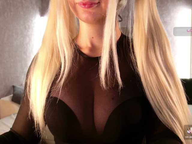 Avr0ria live cam on BongaCams