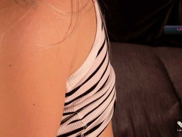 Avr0ria live cam on BongaCams