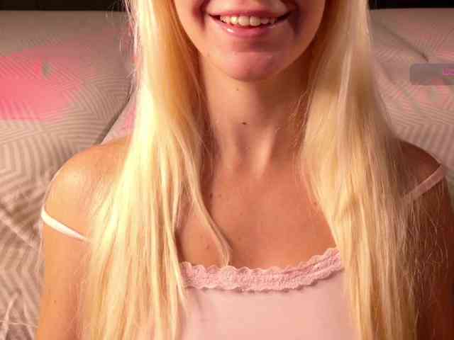 Avr0ria Live Webcam on BongaCams