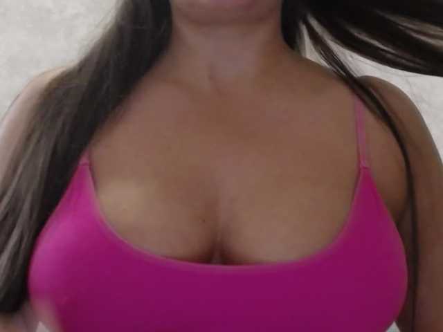 Amaretty live cam on BongaCams