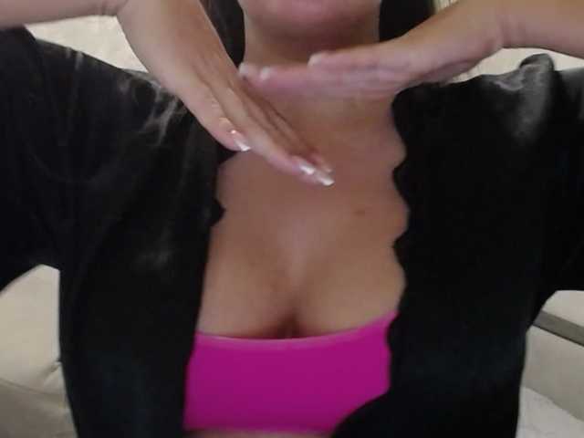 Amaretty live cam on BongaCams