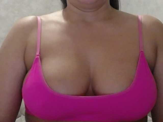 Amaretty live cam on BongaCams