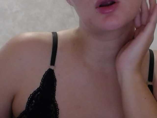 Amaretty live cam on BongaCams