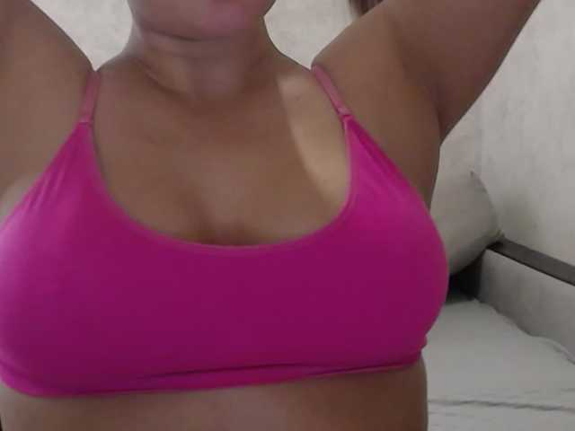 Amaretty live cam on BongaCams