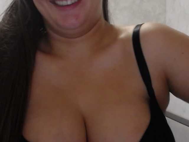 Amaretty live cam on BongaCams