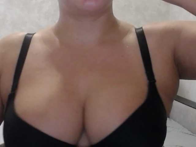 Amaretty live webcam show