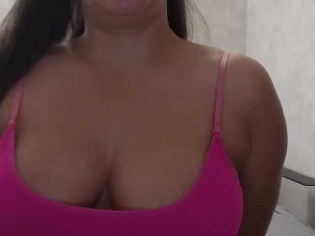 Amaretty live cam on BongaCams