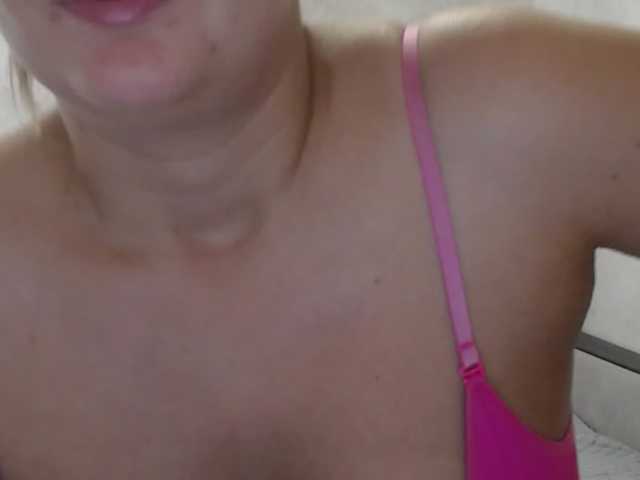 Amaretty live cam on BongaCams
