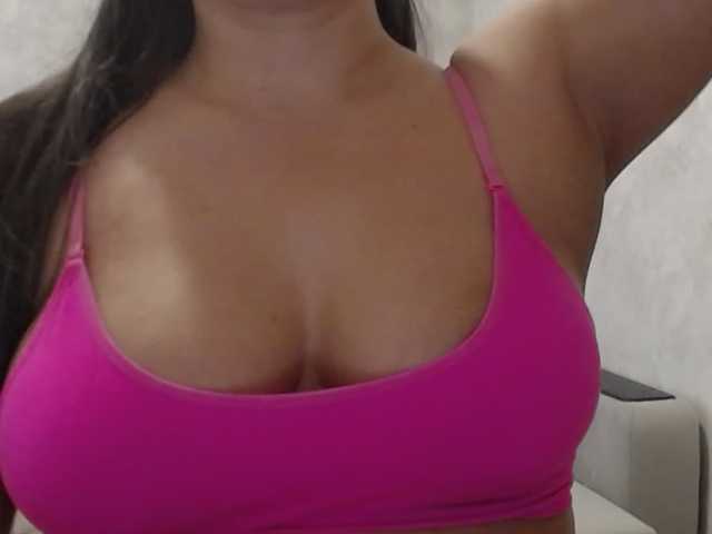 Amaretty live cam on BongaCams