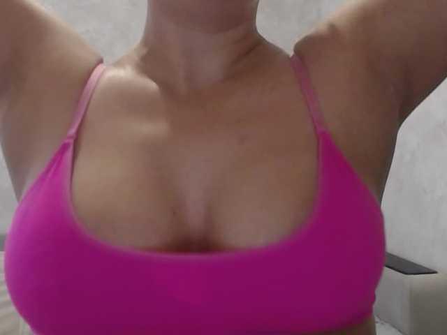 Amaretty live cam on BongaCams