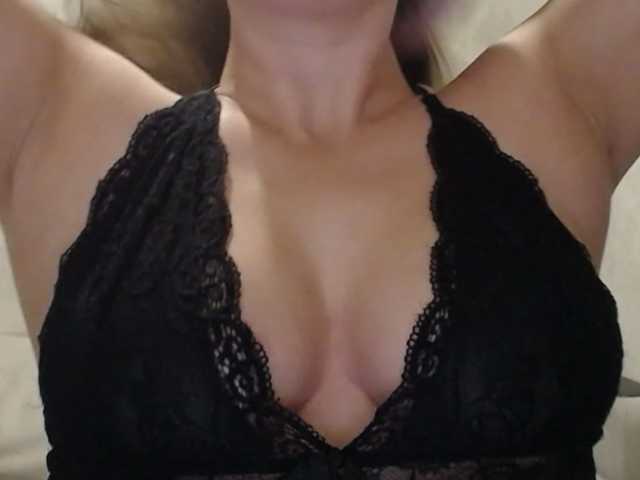 Amaretty live cam on BongaCams