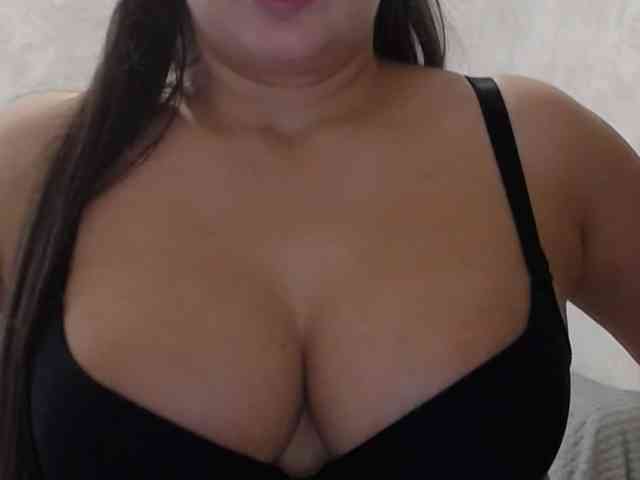Amaretty Sex Cam Show