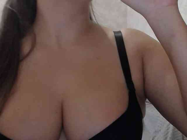Amaretty Sex Cam Show