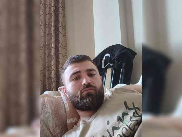 kavkazecru Live Webcam on BongaCams