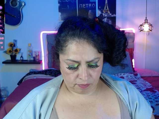 le modèle keyla01 est en webcam porno dans un show sur le site bongacams, il possède les tags suivants: Latino/Hispanic,Brunette,Trimmed