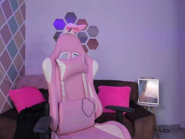 keyla01, en vivo ahora en BongaCams