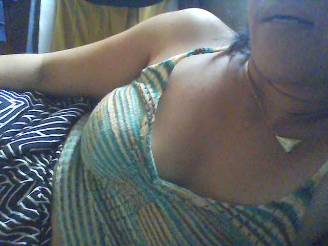hotyummypussy live cam on BongaCams